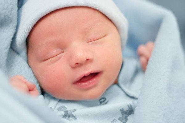 The first week after birth: Getting to know your baby