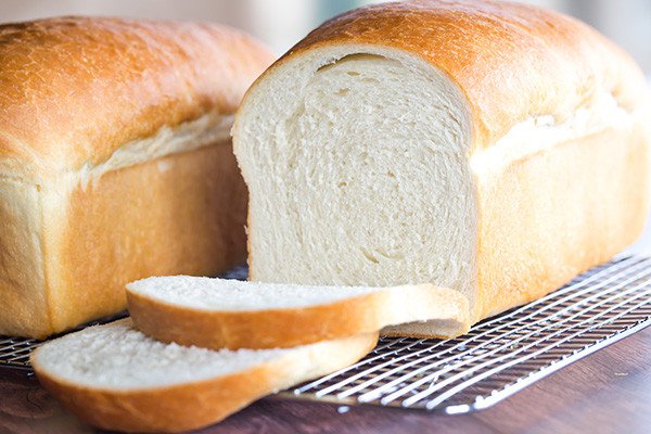 Bánh mì trắng chứa nhiều Carbohydrate tinh chế không tốt cho bệnh nhân hở van tim