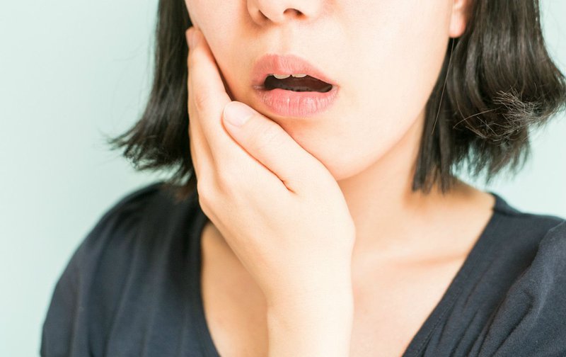 Phụ nữ mang thai bị đau nhức khi mọc răng khôn phải làm sao?