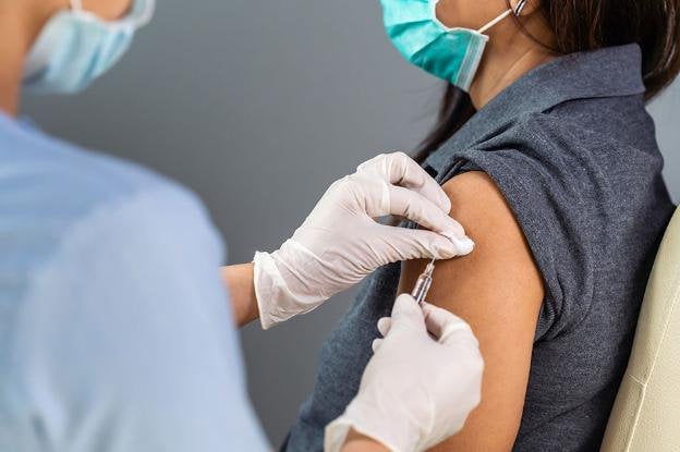 Sốc phản vệ sau tiêm vắc xin Astrazeneca nên tiêm vắc xin nào?