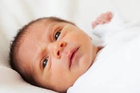Trẻ sơ sinh bị xuất huyết thượng thận có nguy hiểm không?