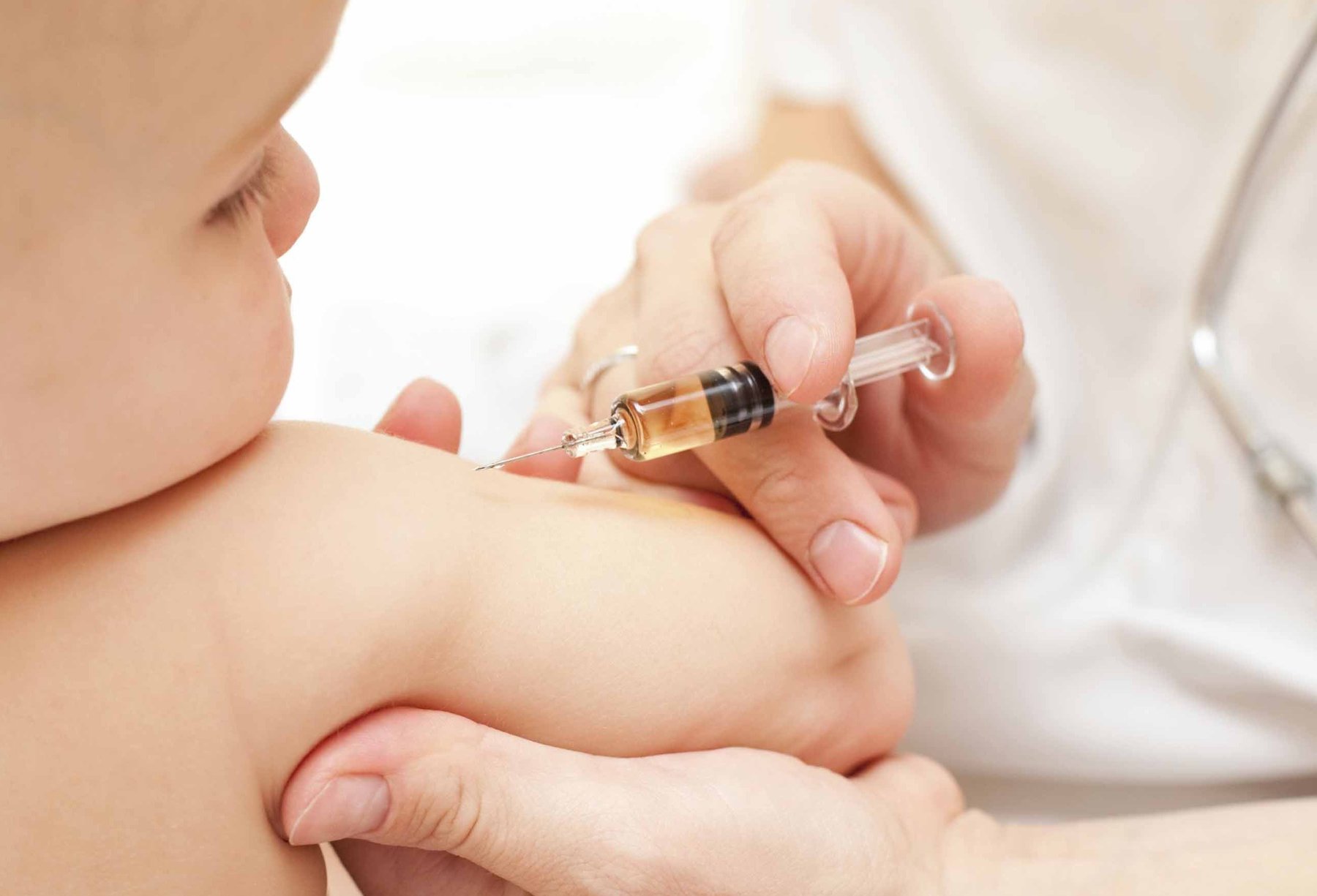 Những vắc xin phải tiêm cho trẻ dưới 1 tuổi