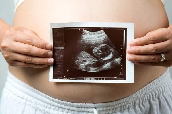 Mang thai sinh đôi thường sinh ở tuần nào?