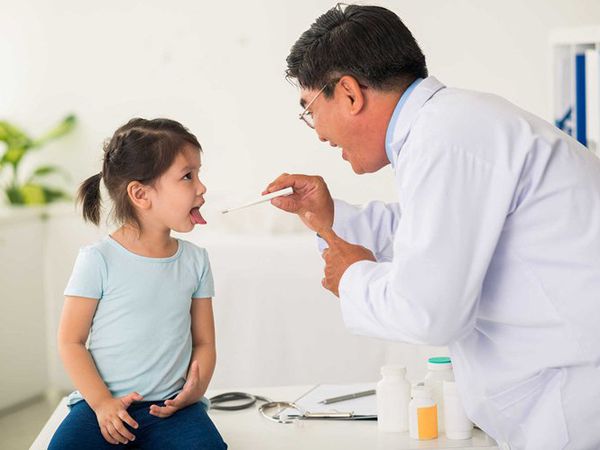 Nhiễm trùng đường hô hấp trên ở trẻ em có nguy hiểm không?