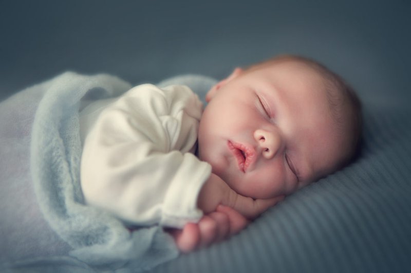 Trẻ sơ sinh dễ gặp suy hô hấp cấp những ngày đầu sau sinh