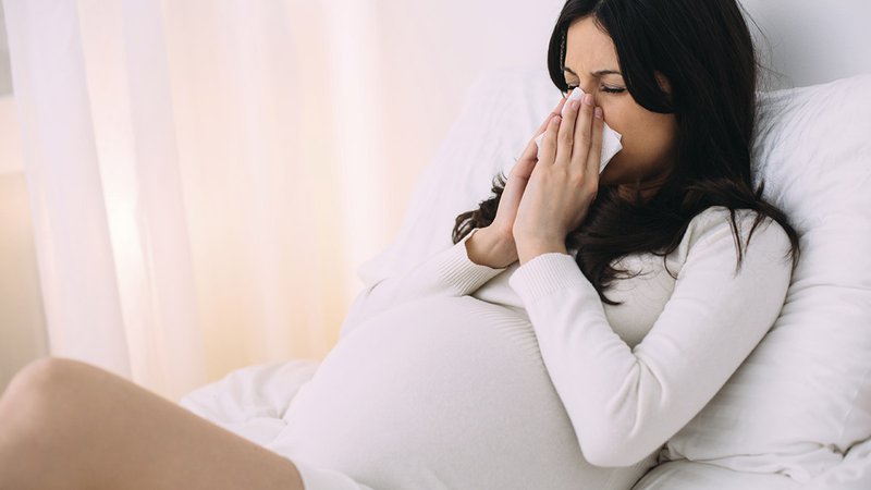Bị cúm khi mang thai nguy hiểm thế nào?