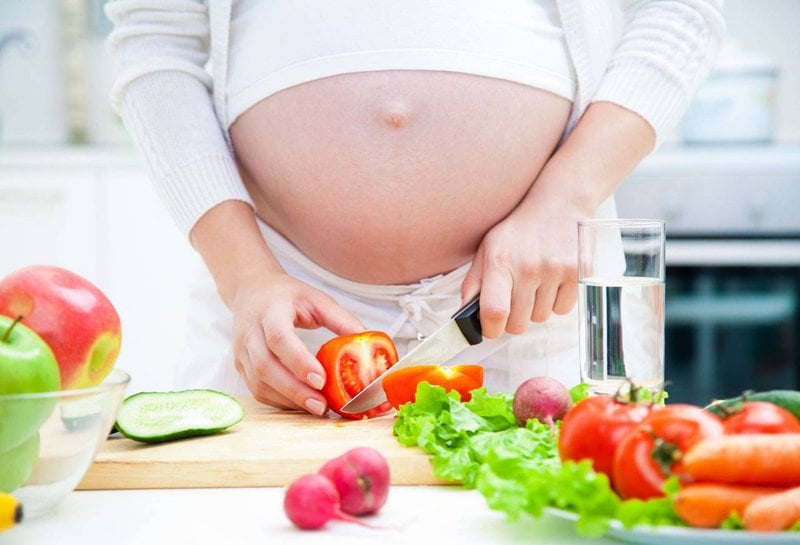 Chế độ ăn cho bà bầu mắc bệnh lý thận trong thai kỳ
