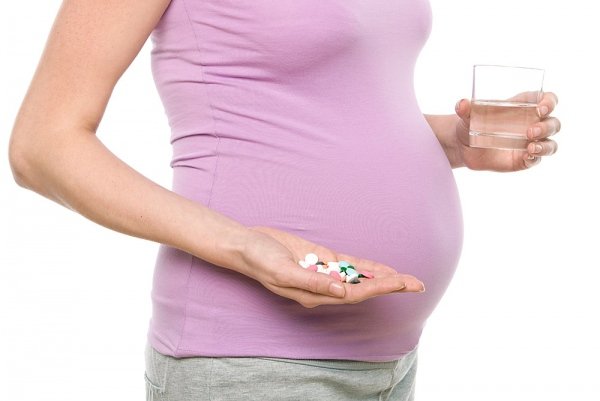 Dùng kháng sinh khi mang thai