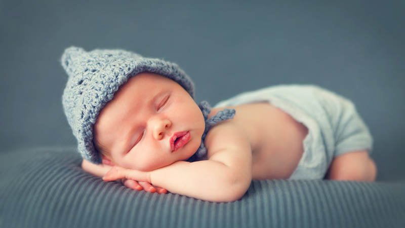 Làm thế nào nếu trẻ sơ sinh khó ngủ trưa?