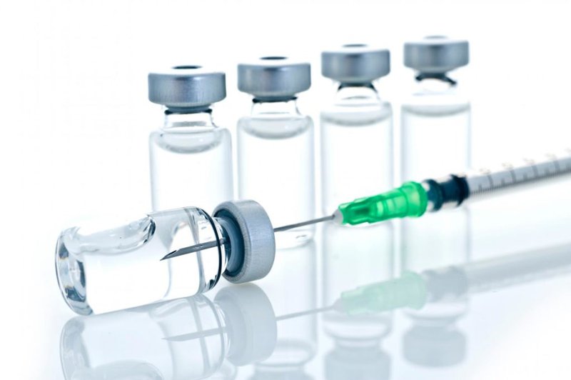 Chi phí khám trước tiêm, phí lưu trữ và các thắc mắc về dịch vụ tiêm vắc-xin tại Vinmec