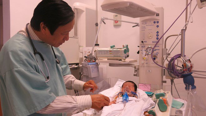 Chăm sóc trẻ sơ sinh thở máy