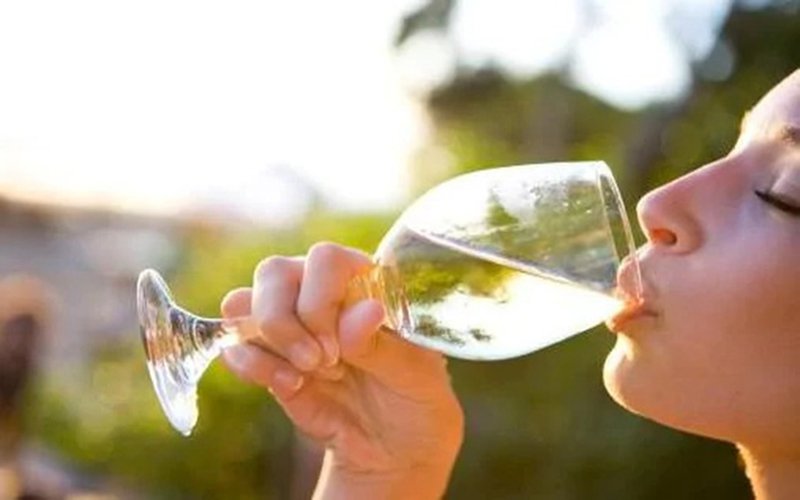 sử dụng rượu vang trắng tốt cho sức khỏe