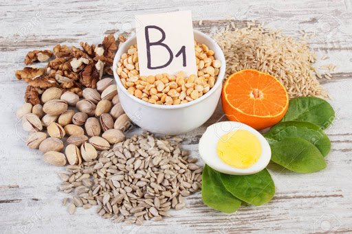Vitamin B1 có nhiều trong sữa và ngũ cốc nguyên hạt