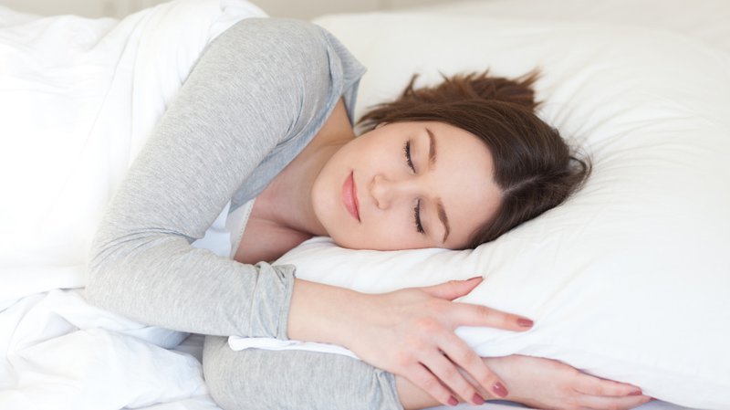 Bạn nên ngủ đúng và đủ giúp phòng tránh trầm cảm sau sinh