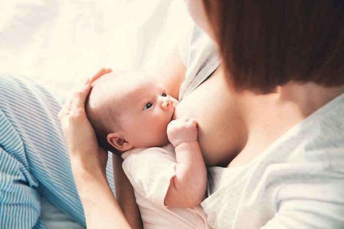 Mẹ nâng ngực có nên cho trẻ bú? (Phần 2)
