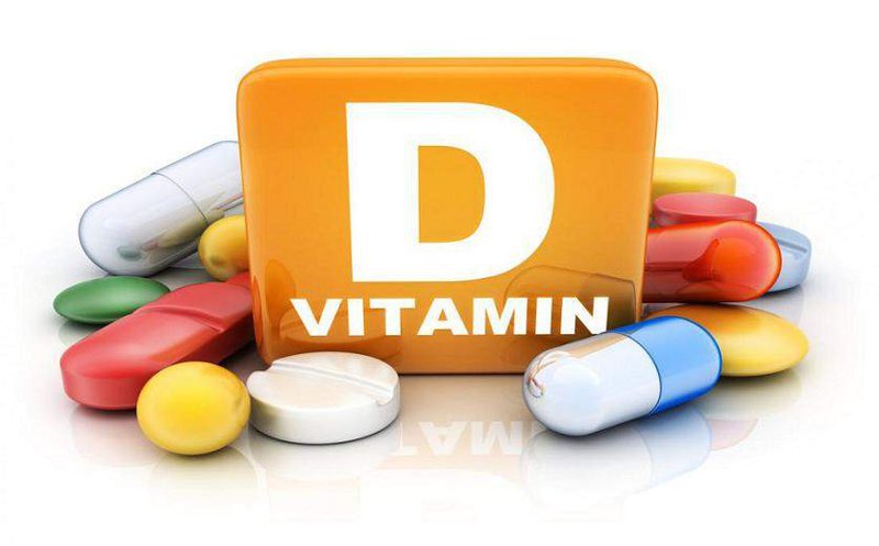Bé 6 tuần tuổi uống bổ sung 800 IU vitamin D được không?