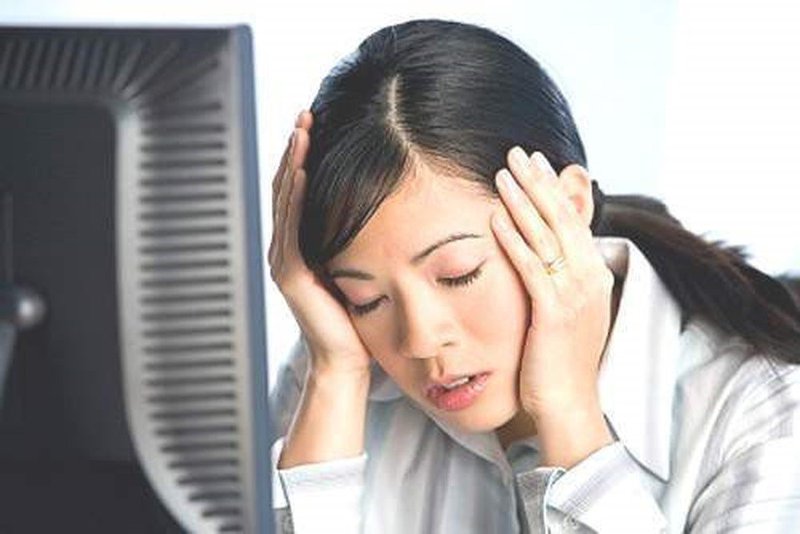 Thường xuyên đau đầu dữ dội gây mất ngủ, ảo giác có nguy hiểm không?
