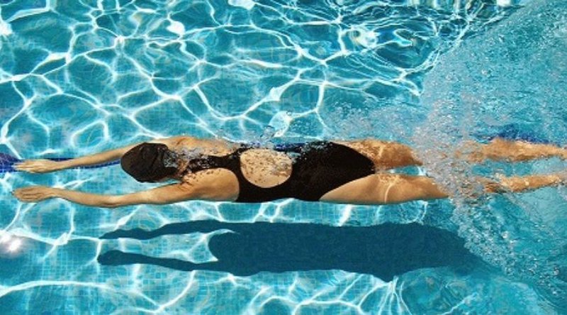 Bơi lội có tăng chiều cao không?