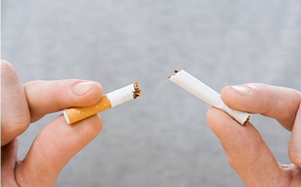 Người bệnh  giãn phế quản nên bỏ thuốc lá