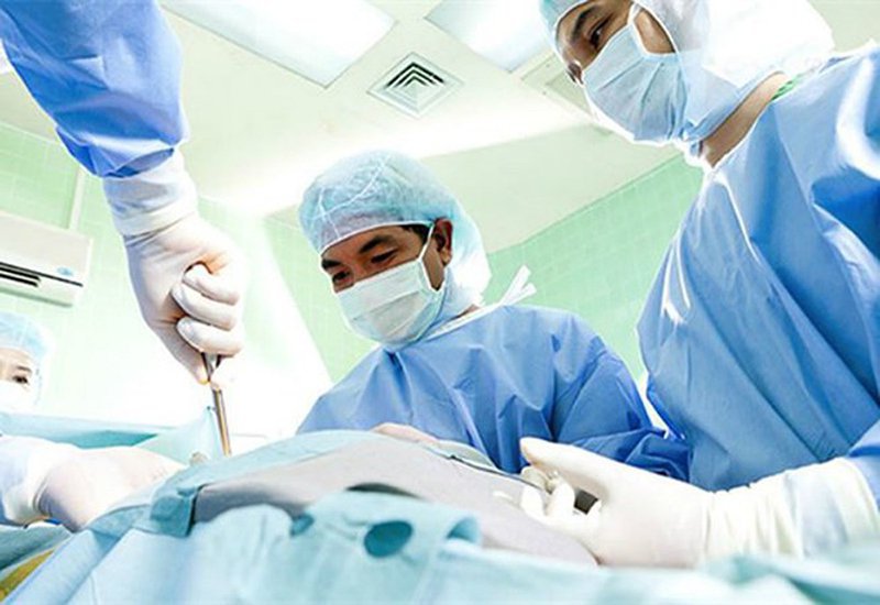 Phẫu thuật cắt ruột non hình chêm được chỉ định đối với bệnh nhân bị tổn thương ruột