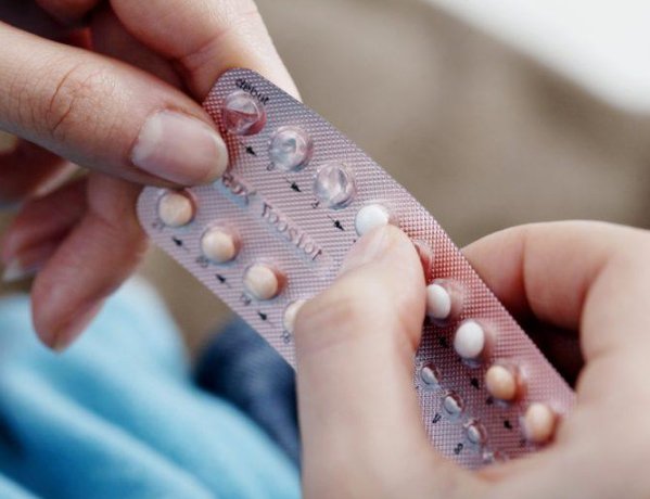 Uống thuốc tránh thai hàng ngày được 4 viên sau quan hệ bị rách bao có mang thai không?