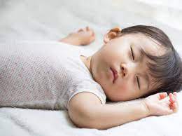 Trẻ 32 tháng tuổi không tiểu đêm có nguy hiểm không?