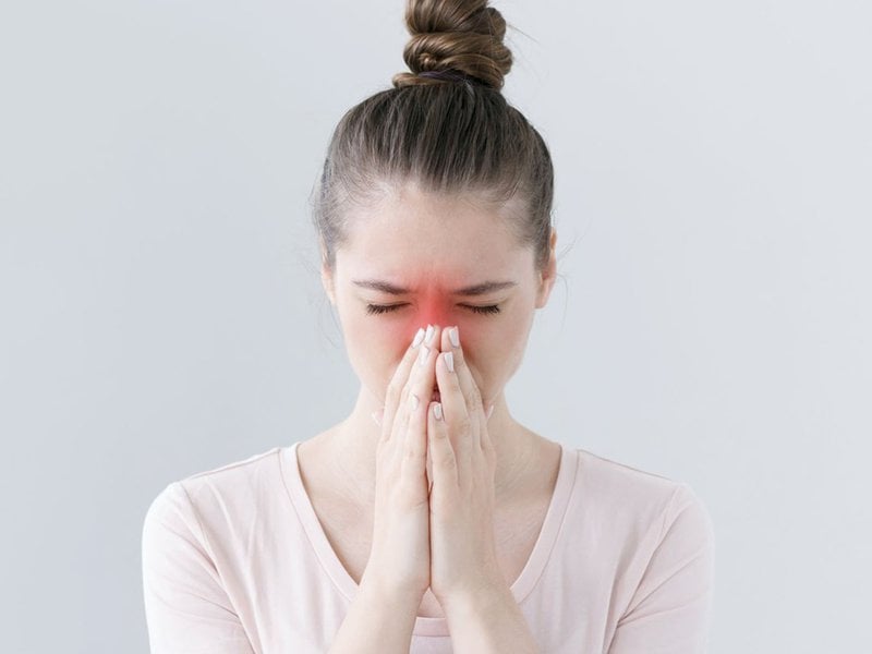 Nóng rát mũi là biểu hiện của bệnh lý gì?