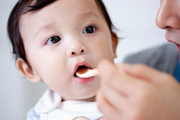 Trẻ cần được bổ sung đầy đủ vitamin và khoáng chất theo từng độ tuổi