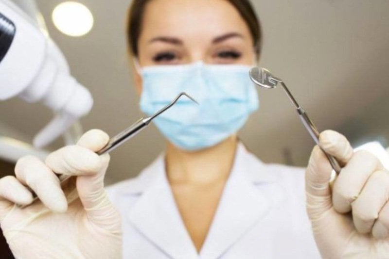 Khám nha khoa định kỳ giúp bạn phát hiện sớm bất thường về răng miệng