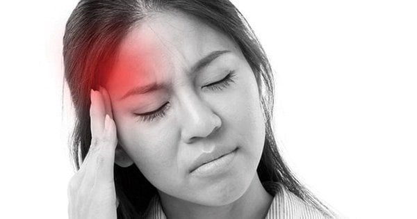 Đau đầu thường xuyên có phải do ứ nước trong não không?