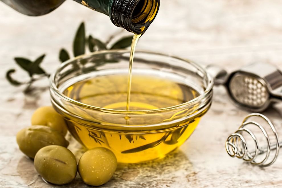 Dầu olive là một trong những thực phẩm cần thiết cho người bệnh sa sút trí tuệ