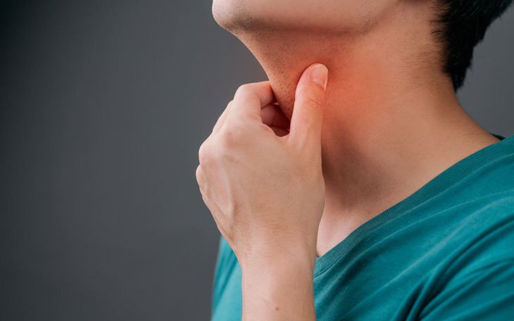 Nuốt vướng khó chịu vùng cổ là dấu hiệu bệnh gì?