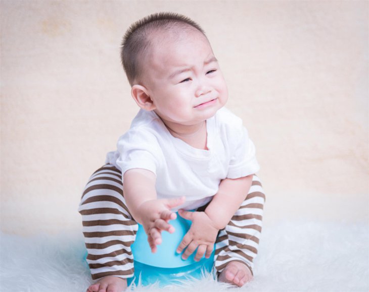 Trẻ 9 tháng tuổi thường xuyên táo bón điều trị thế nào?