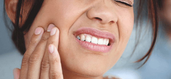 Chân răng bị khuyết điều trị thế nào?