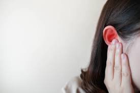 Đột nhiên ù tai kèm mất khứu giác là bệnh gì?