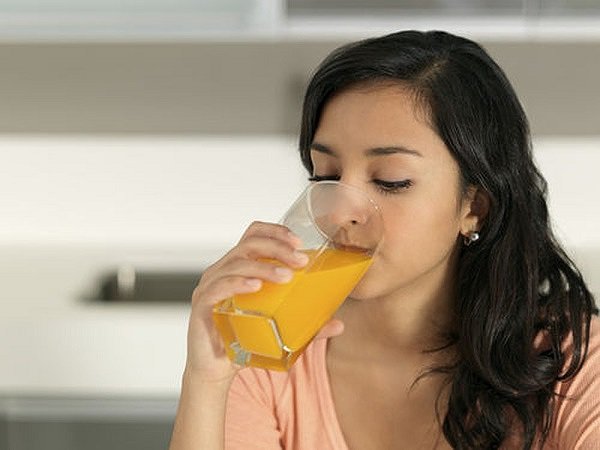 uống nước cam khi đói