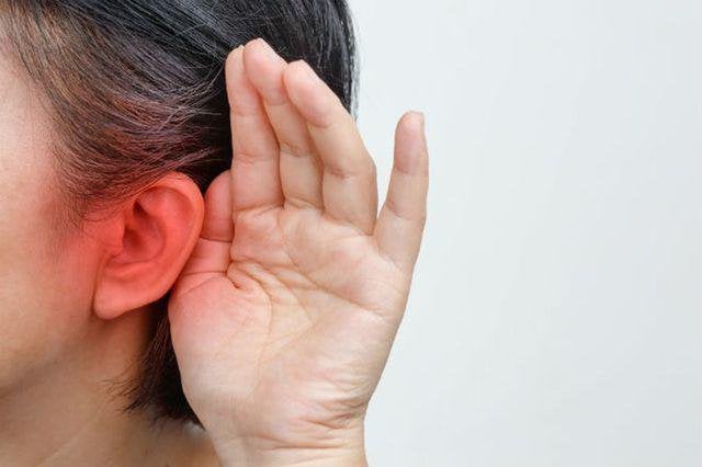 Ù tai kèm đau nhức tai