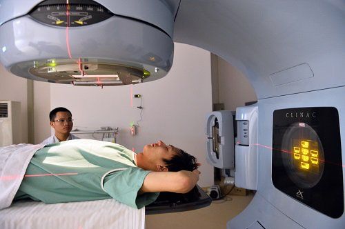 Chuyên gia ung bướu Hoa Kỳ trở lại thăm khám tại Vinmec