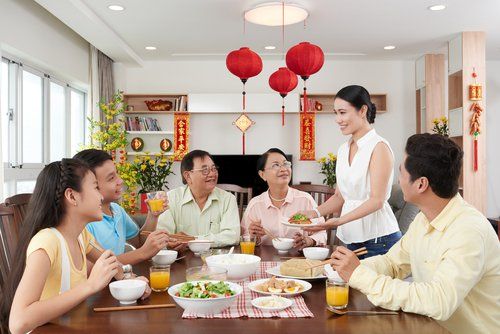 Digestive expert Vinmec advises what to eat on Tet holiday and what to abstain from?