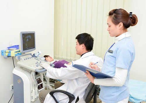 
Siêu âm nhằm xác định vị trí, kích thước của u buồng trứng
