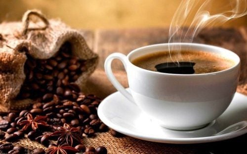 
Đồ uống có caffein có thể khiến tim đập nhanh
