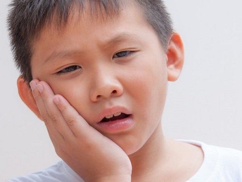 Sâu răng hàm ở trẻ em: Dễ mắc, khó chữa