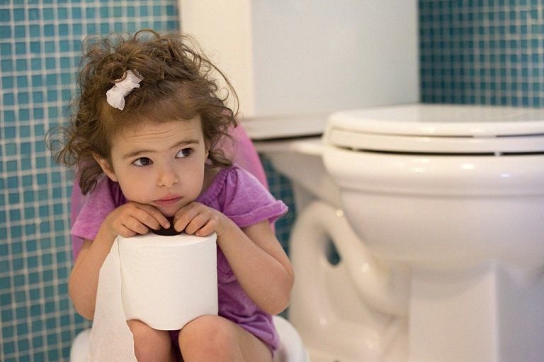 Hemorrhoids in children and treatment | Vinmec