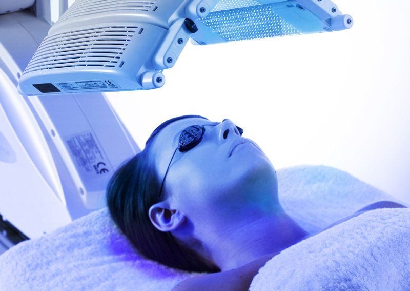 Light therapy in beauty and healing | Vinmec