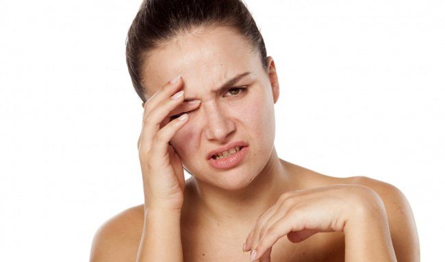 When Chewing Food Or Opening Your Mouth Wide, What Causes Eye Twitching ...