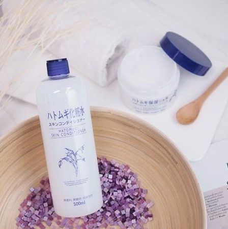 
Lotion dưỡng ẩm là một loại kem dưỡng ẩm
