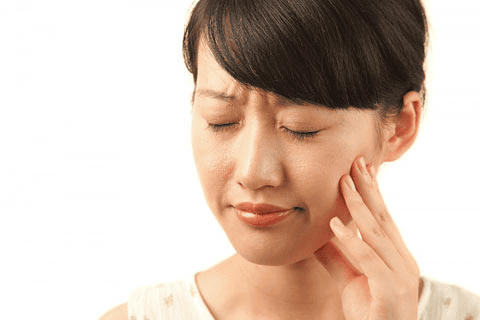 Pain in the maxillofacial region due to trigeminal neuralgia