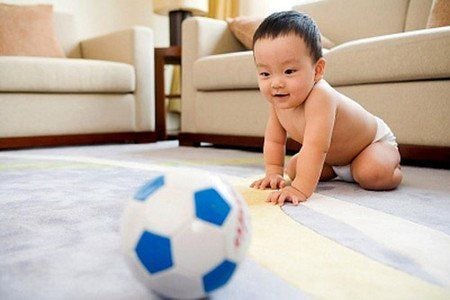 Child development in the 9th month after birth