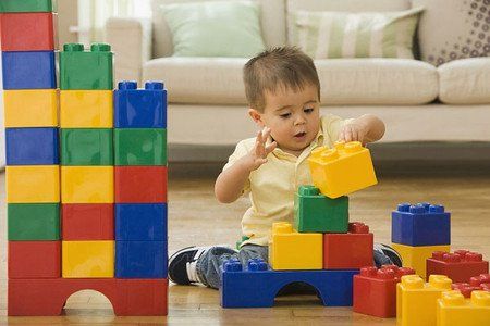 18-month-old: Physical, motor, cognitive and emotional development