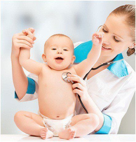 Trẻ bị tim bẩm sinh có thể tiêm vắc-xin 5in1 lúc 2 tháng tuổi được không?
